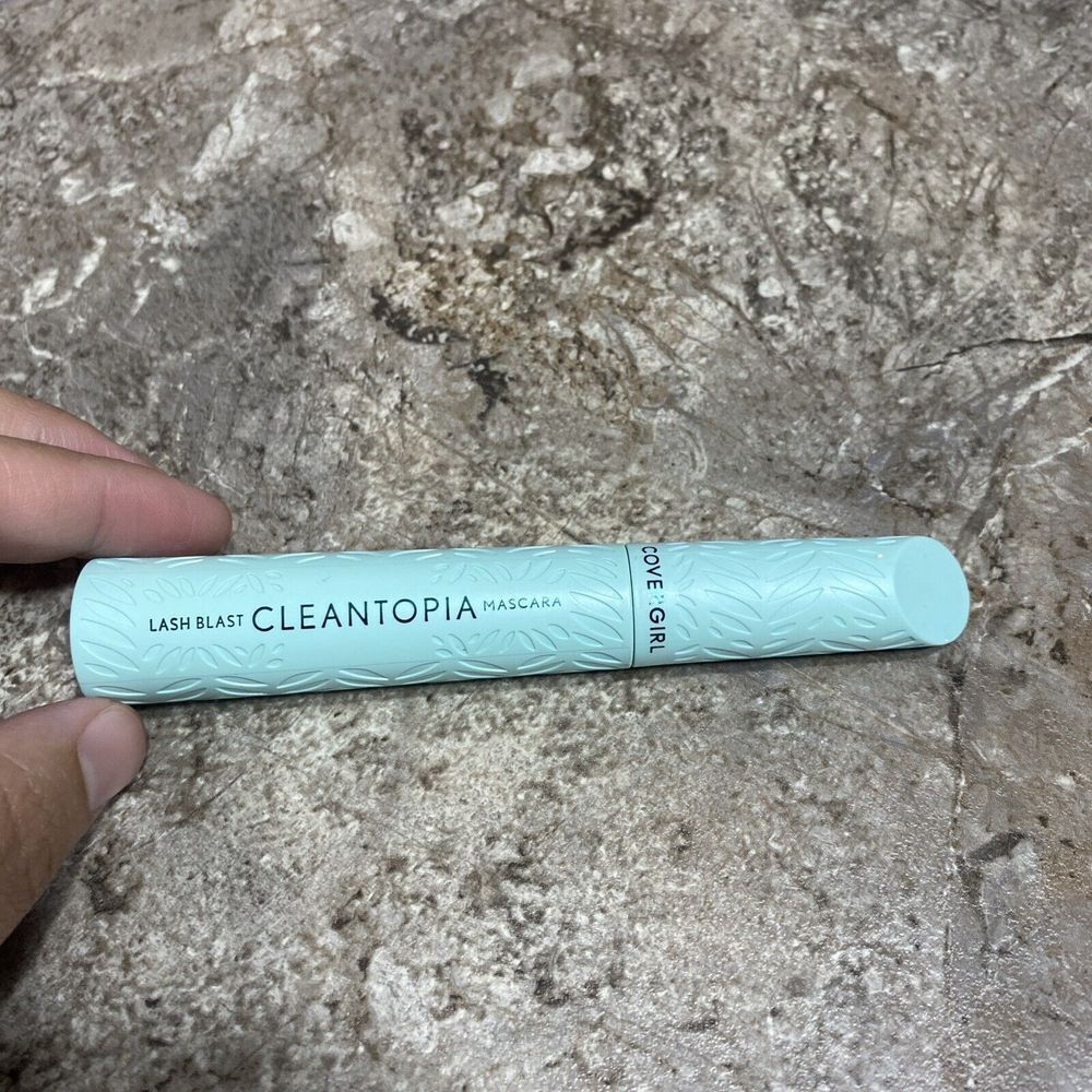 Covergirl Lash Blast‎ Cleantopia Mascara 810 Black Brown 0.32 fl NWOB